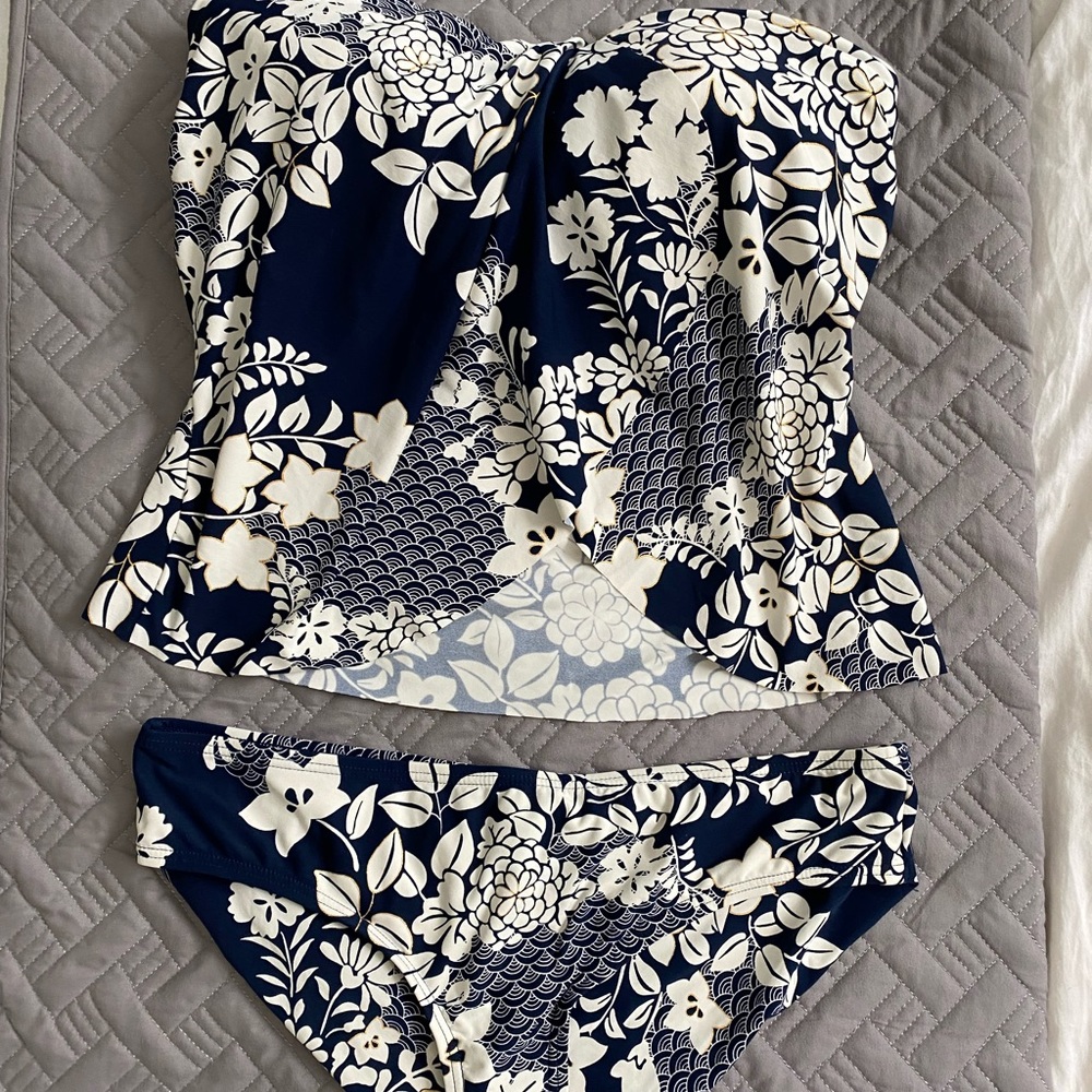 Vince Camuto tankini